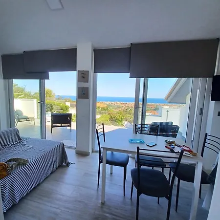 In Paolo Attico Loft Vista Mare 1 Matrimoniale E Singolo Diviso Da Armadi 아파트 로아노