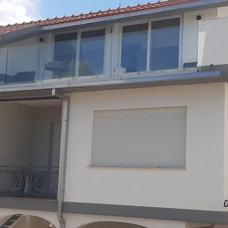 In Paolo Attico Loft Vista Mare 1 Matrimoniale E Singolo Diviso Da Armadi 아파트
