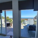 In Paolo Attico Loft Vista Mare 1 Matrimoniale E Singolo Diviso Da Armadi Lejlighed Loano
