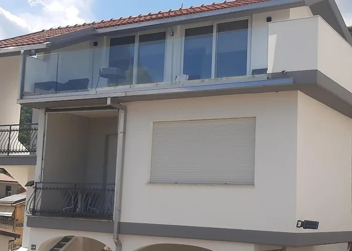 In Paolo Attico Loft Vista Mare 1 Matrimoniale E Singolo Diviso Da Armadi Apartamento