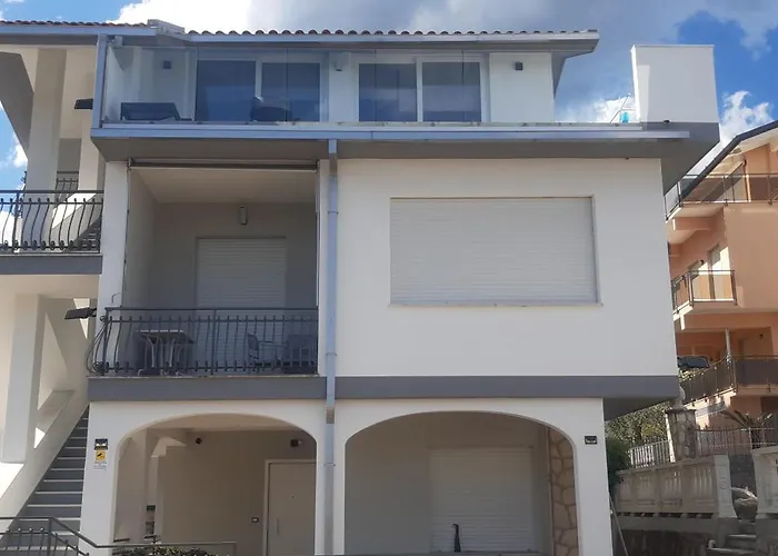 In Paolo Attico Loft Vista Mare 1 Matrimoniale E Singolo Diviso Da Armadi Daire *
