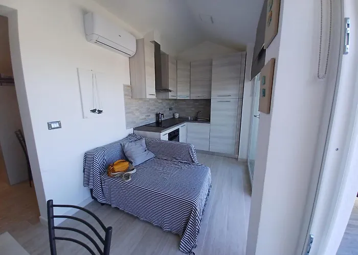 Apartamento In Paolo Attico Loft Vista Mare 1 Matrimoniale E Singolo Diviso Da Armadi Loano